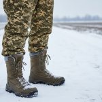 Як забезпечити надійний захист і зберегти тепло для ніг в умовах сильного холоду: Поради щодо вибору зимового військового взуття